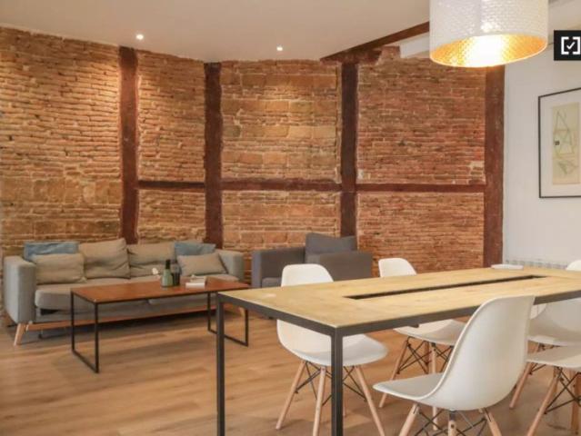 4 bedroom apartment for rent in Sol