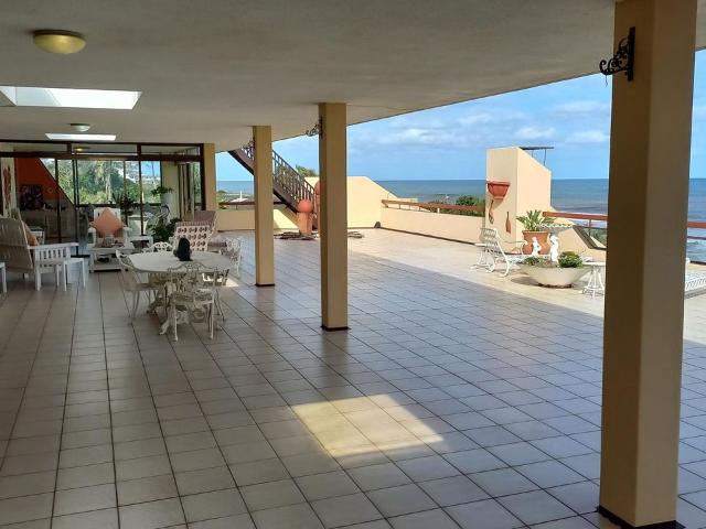 4 Bedroom apartment for sale in Manaba Beach, Margate