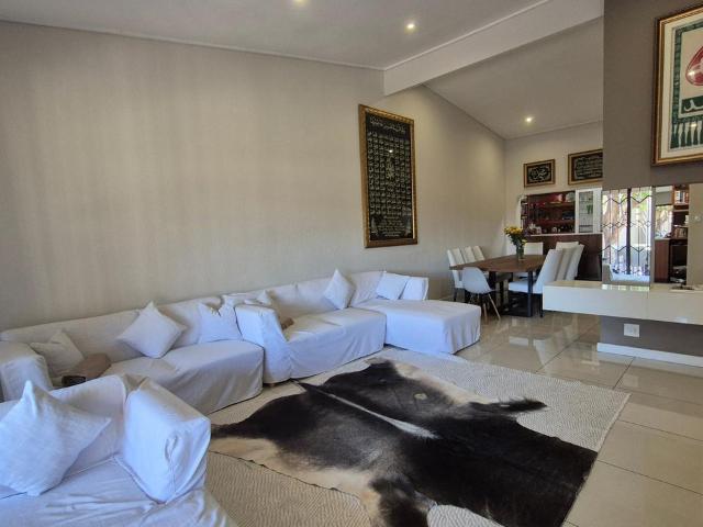 4 Bedroom townhouse sectional for sale in Atholl, Sandton
