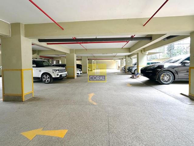 4 bedroom Apartment for sale in a Convenient area of Parklands