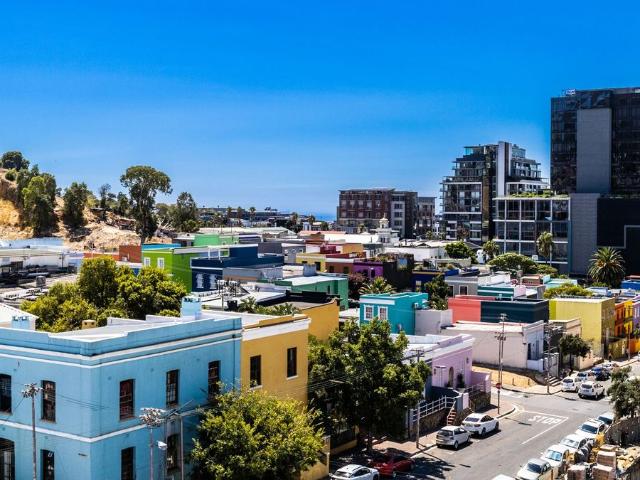 4 Bedroom Apartment For Sale in Cape Town City Centre