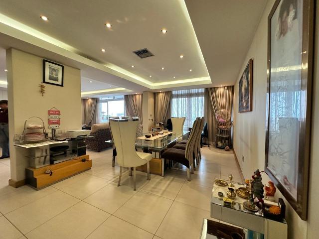 4 Bedroom apartment for sale in Essenwood, Durban