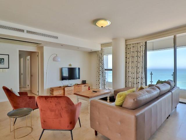4 Bedroom Apartment For Sale in Strand North