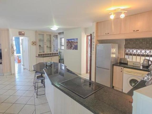 4 Bedroom Apartment in Manaba Beach