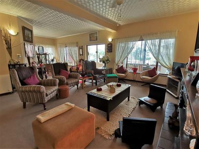 4 Bedroom Apartment in Manaba Beach