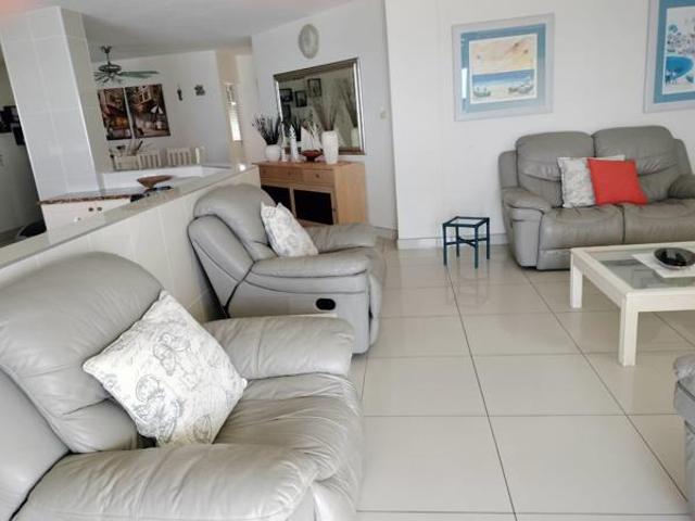 4 Bedroom Apartment in Manaba Beach