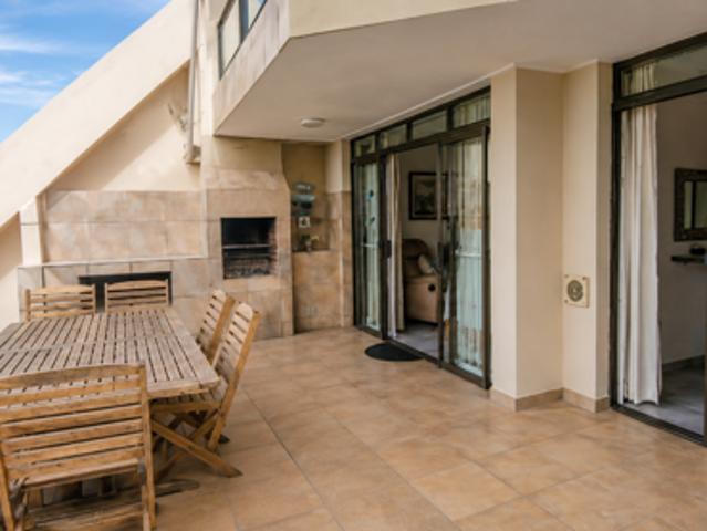 4 Bedroom Apartment in Manaba Beach