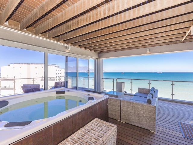 4 Bedroom Apartment in Bloubergrant