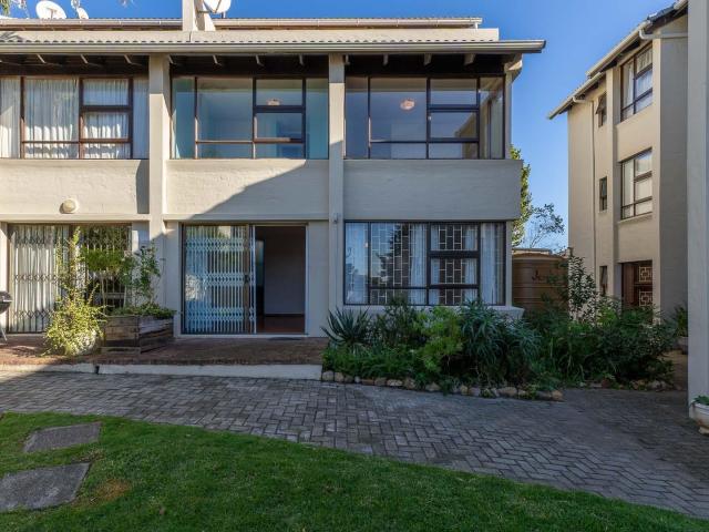 4 Bedroom Apartment in Bowtie