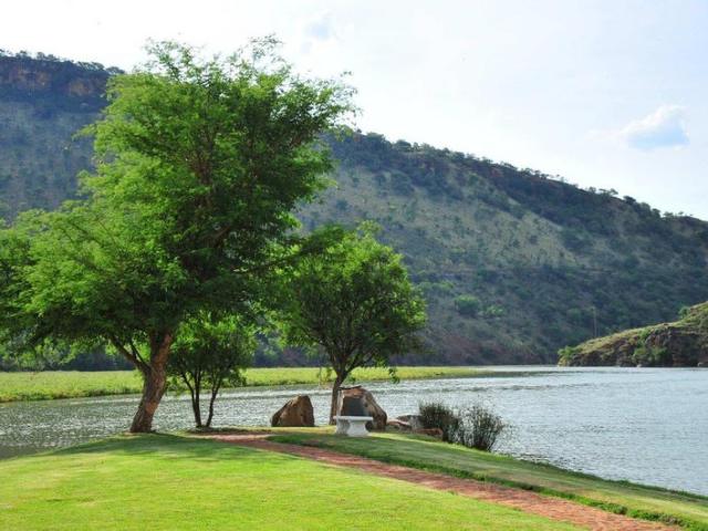 4 Bedroom Apartment in Broederstroom