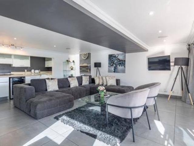 4 Bedroom Apartment in Camps Bay