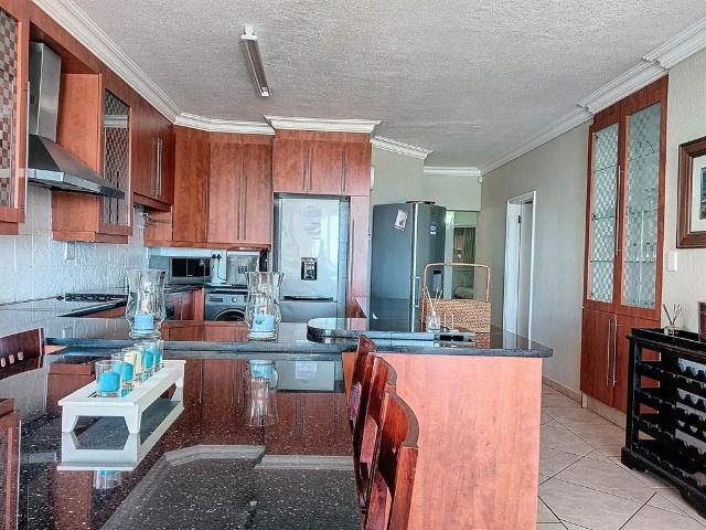 4 Bedroom Flat in Compensation Beach