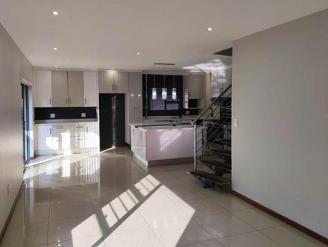 4 Bedroom Apartment in Glen Marais