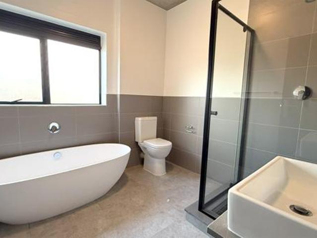 4 Bedroom Apartment in Helderfontein Estate