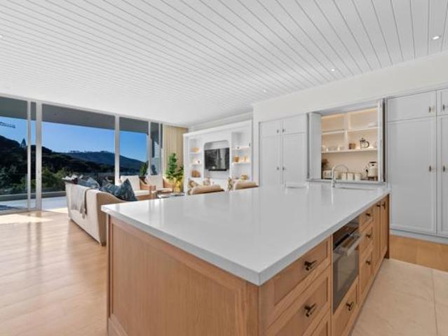 4 Bedroom Apartment in Higgovale