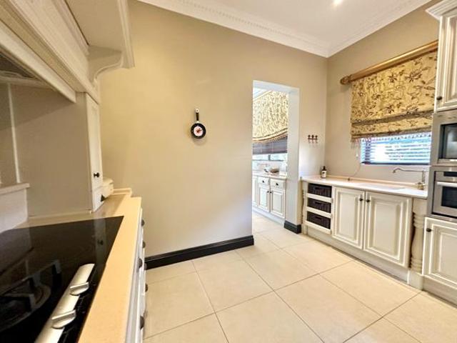 4 Bedroom Apartment in Izinga Estate