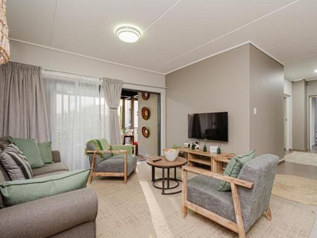 4 Bedroom Apartment in Kyalami Estate