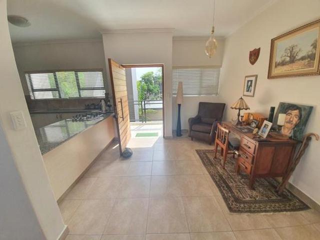 4 Bedroom Apartment in Palm Lakes Estate