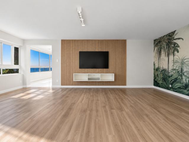 4 Bedroom Apartment in Sea Point