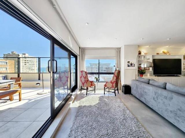4 Bedroom Apartment in Sea Point