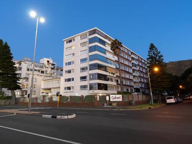 4 Bedroom Apartment in Sea Point