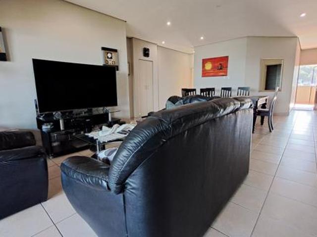 4 Bedroom Apartment in Shelly Beach