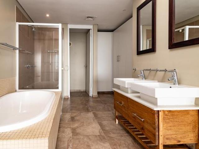 4 Bedroom Apartment in Simbithi Estate
