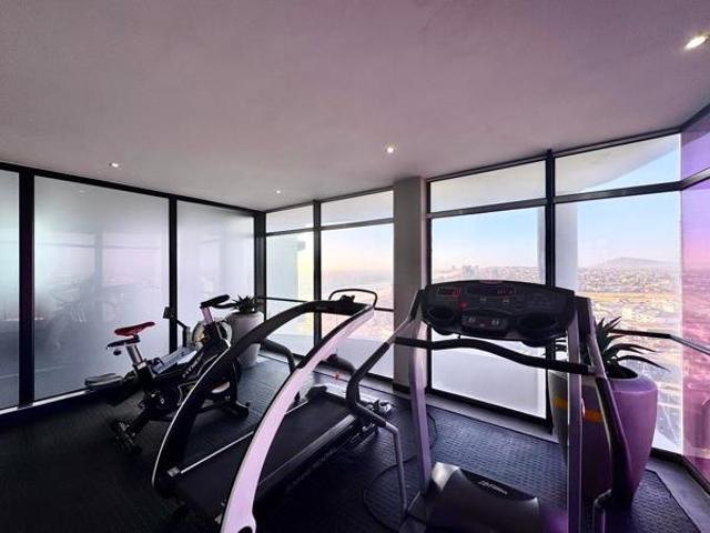 4 Bedroom Apartment in Table View