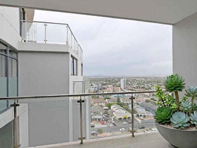 4 Bedroom Apartment in Table View