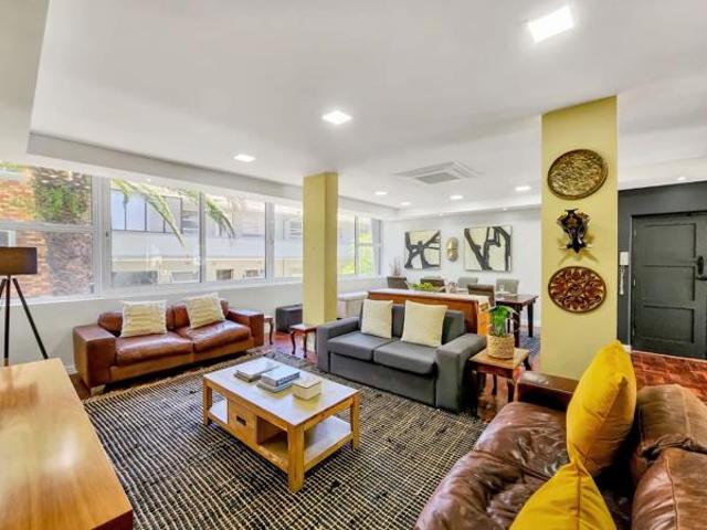 4 Bedroom Apartment in Three Anchor Bay