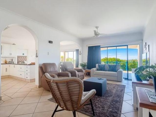 4 Bedroom Apartment in Uvongo Beach