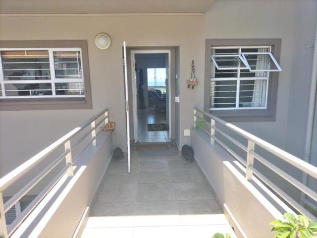 4 Bedroom Apartment in Willard Beach