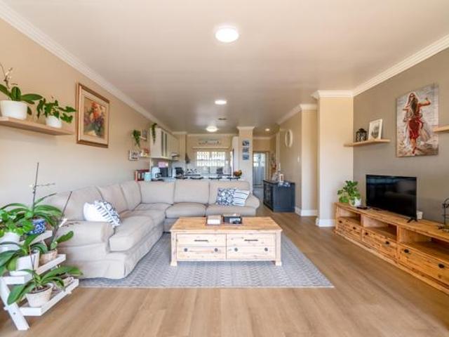4 Bedroom Apartment in Willard Beach
