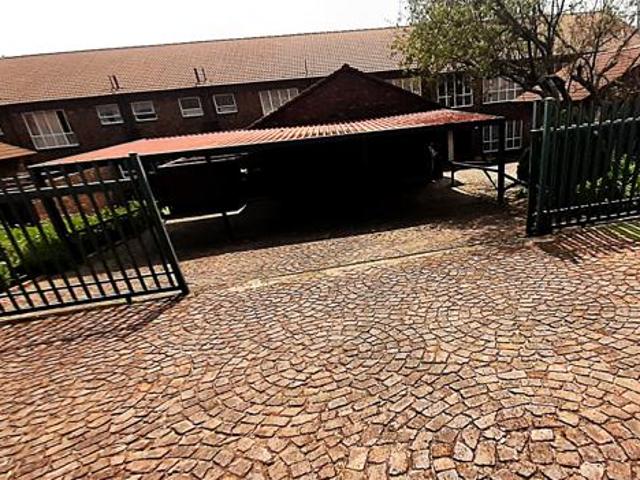 4 Bedroom Apartment in Wilro Park