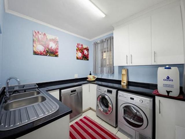 4 Bedroom Apartment in Zinkwazi Beach