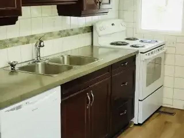 4 Bedroom Apartment Leduc AB 103060464