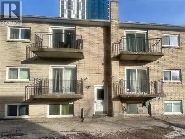 4 Bedroom Apartment Waterloo ON 101879136