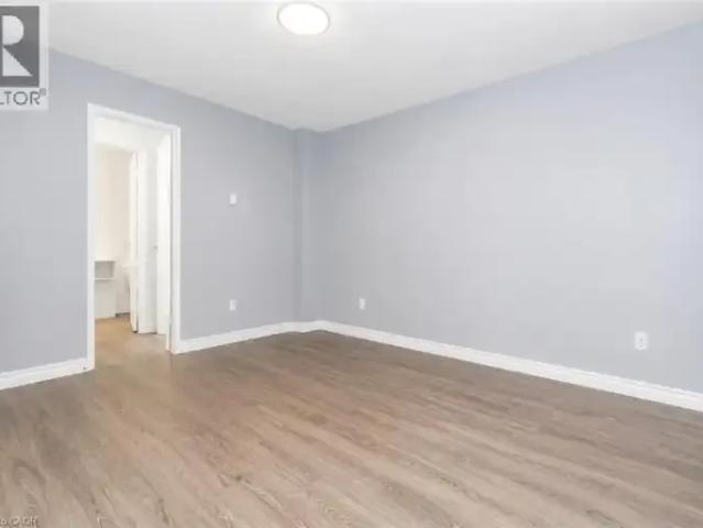 4 Bedroom Apartment Waterloo ON 102847488