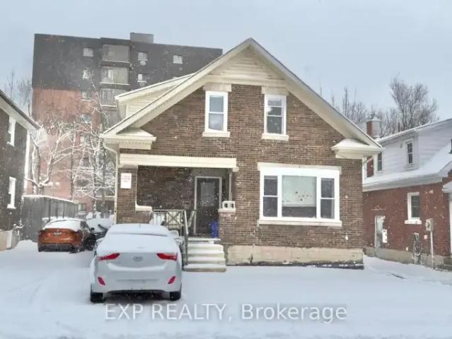 4 Bedroom Apartment Waterloo ON 104507008
