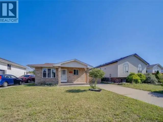 4 Bedroom Apartment Windsor ON 104888797