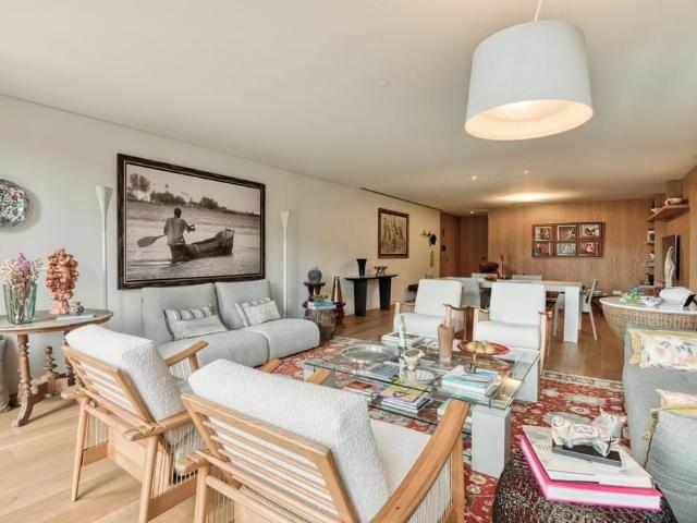 4 Bedroom Apartment with parking, Estoril, Cascais