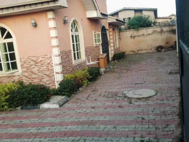 4 bedroom bungalow