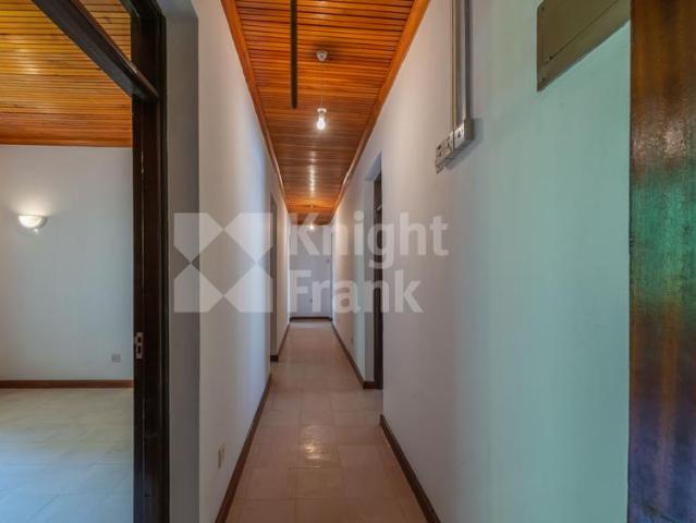 4 bedroom bungalow with potential for extra 7 bedrooms in Rosslyn Lone Tree