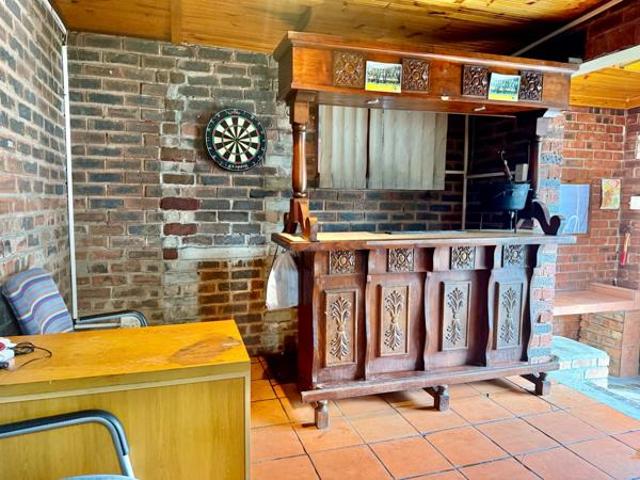 4 Bedroom Duet in Algoa Park