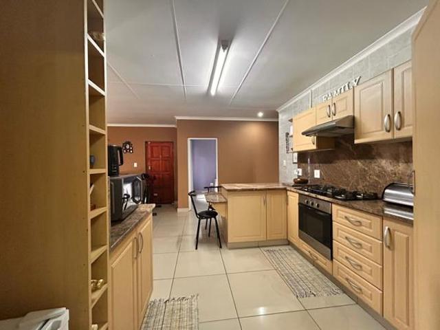 4 Bedroom Duet in Birdswood