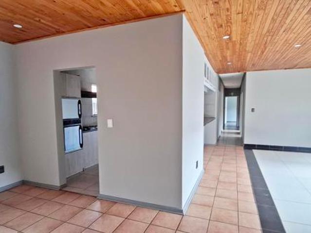 4 Bedroom Duet in Heuwelsig