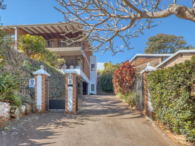 4 Bedroom Duplex in Morningside