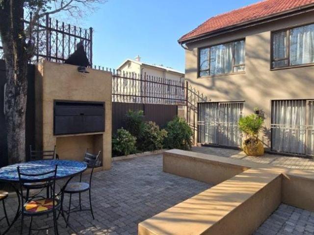 4 Bedroom Duplex in Arcadia