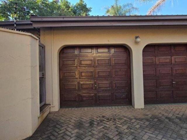 3 Bedroom Duplex in Arcadia