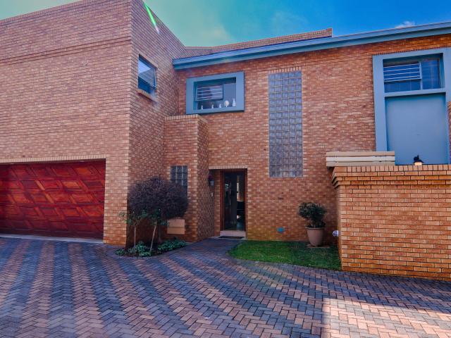 4 Bedroom Duplex in Centurion Golf Estate